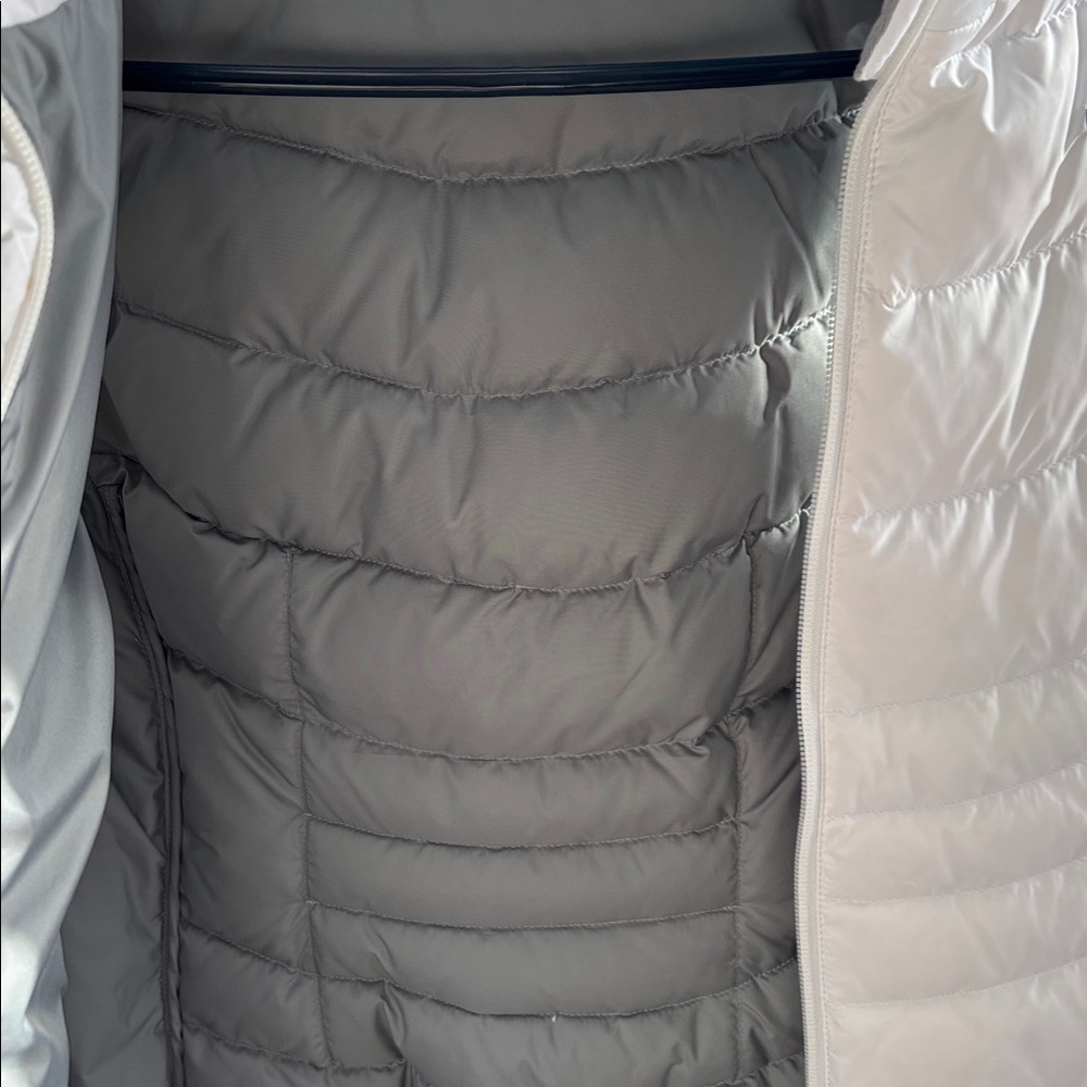 NWOT North Face Vest - Picture 9 of 10